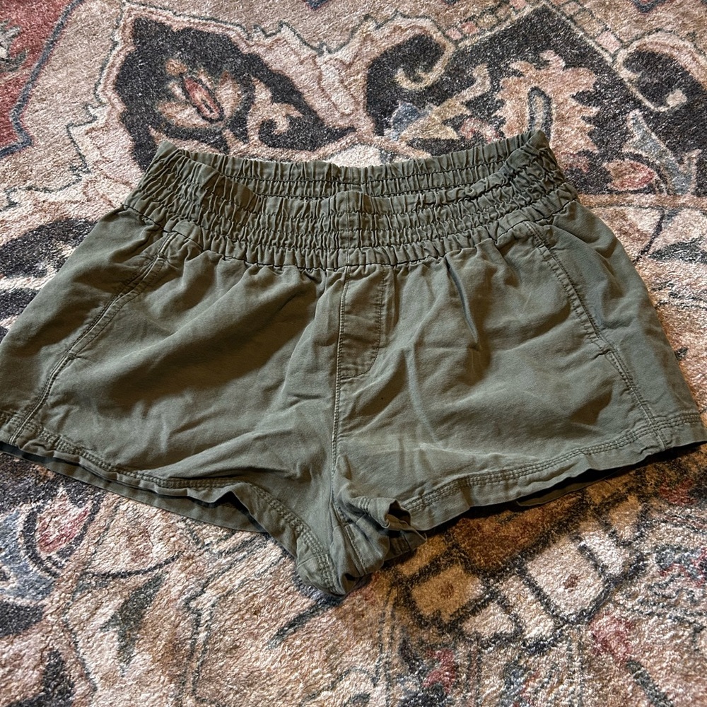 Aerie Babe Watch pull on shorts